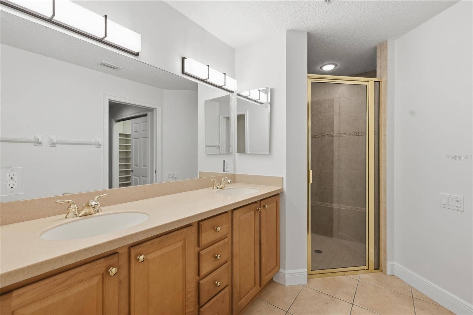 6434 MOORINGS POINT CIRCLE, #102, Lakewood Ranch, FL 34202