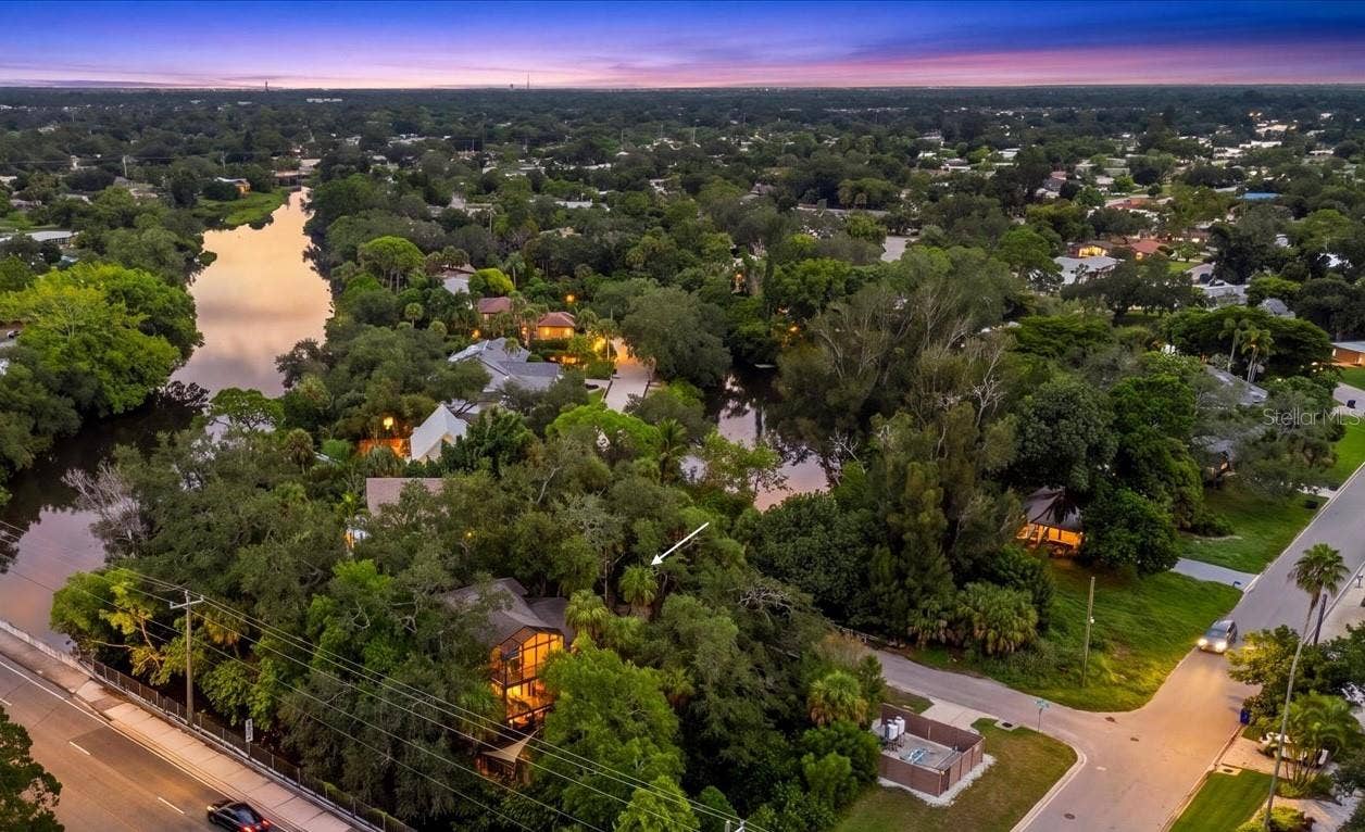 3376 S SECLUSION DRIVE, Sarasota, FL 34239 3376 S SECLUSION DRIVE, Sarasota, FL 34239
