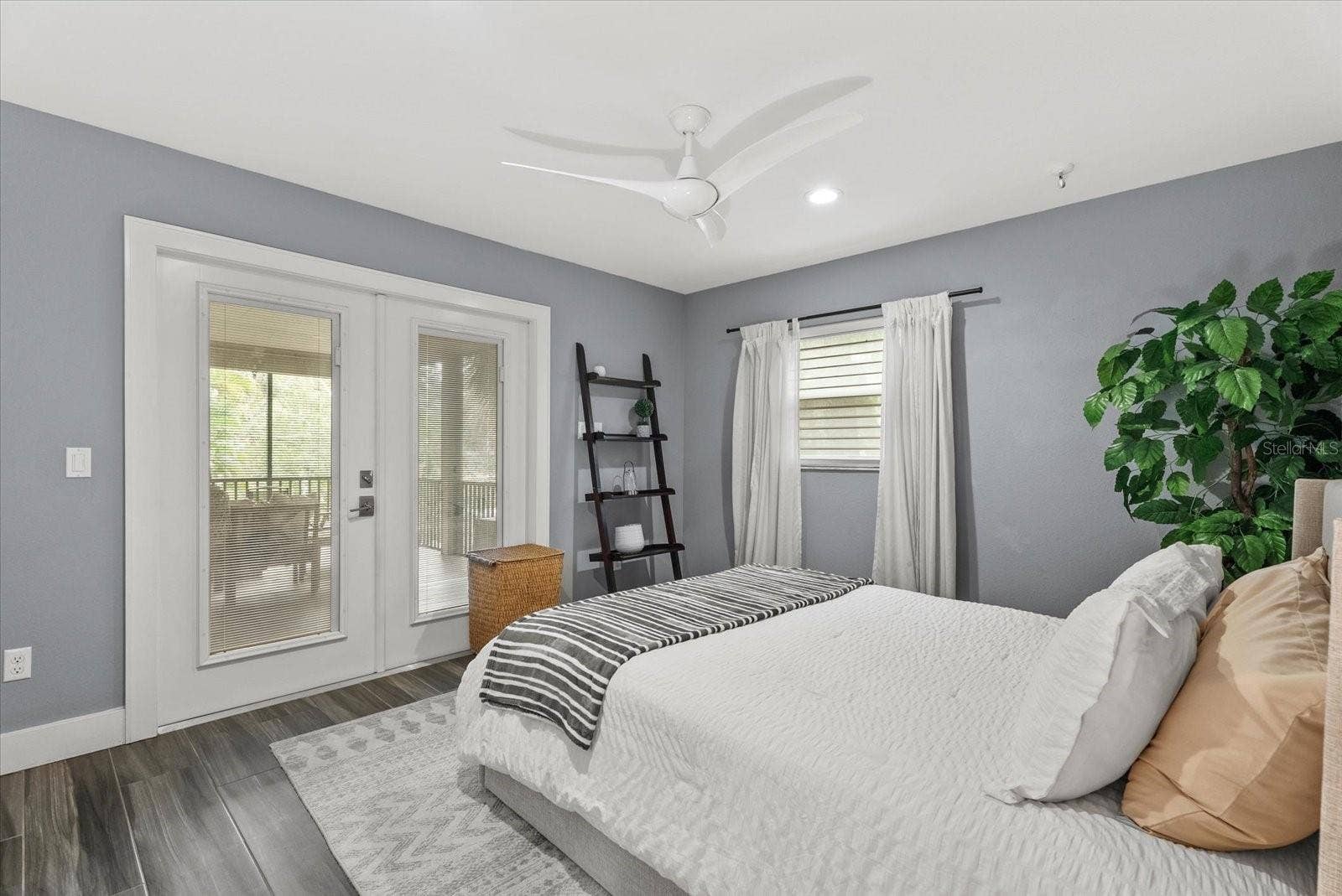 3376 S SECLUSION DRIVE, Sarasota, FL 34239 3376 S SECLUSION DRIVE, Sarasota, FL 34239