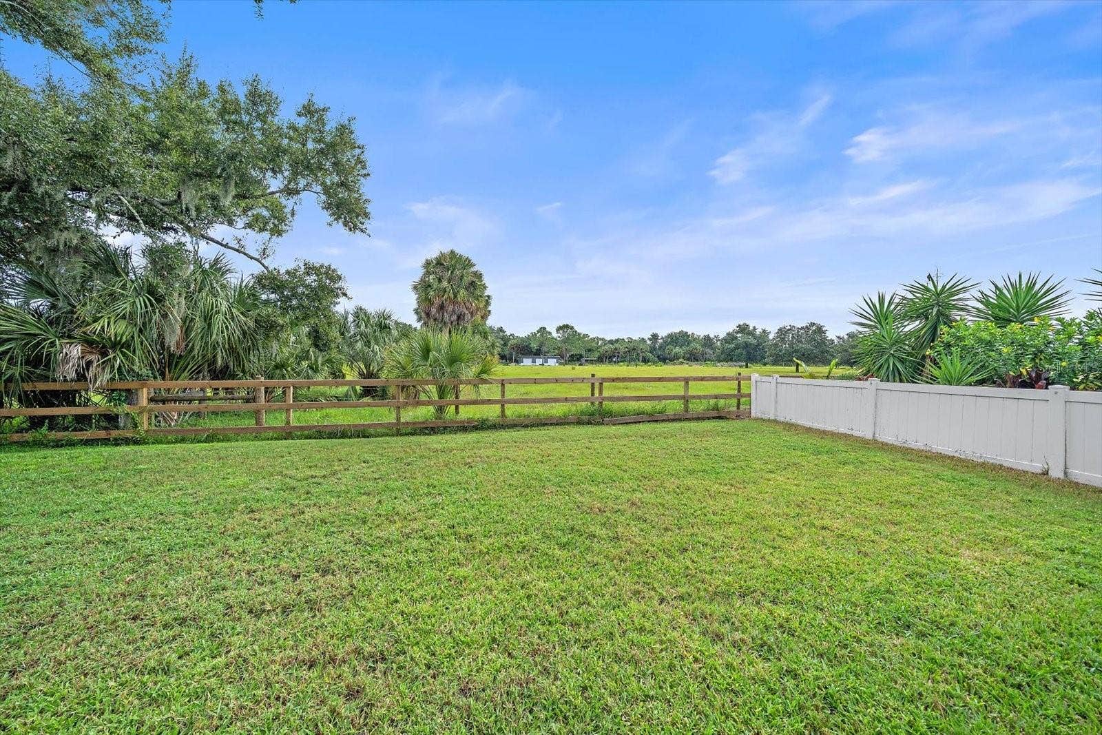 1033 WHIMBREL RUN, Bradenton, FL 34212