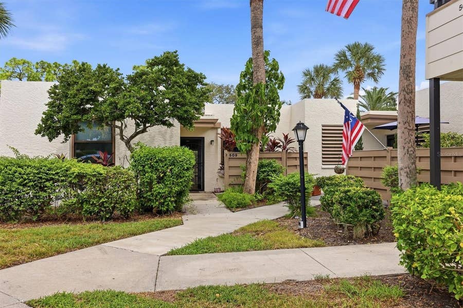 Property photo for 509 LAKESIDE DRIVE, #509, Bradenton, FL