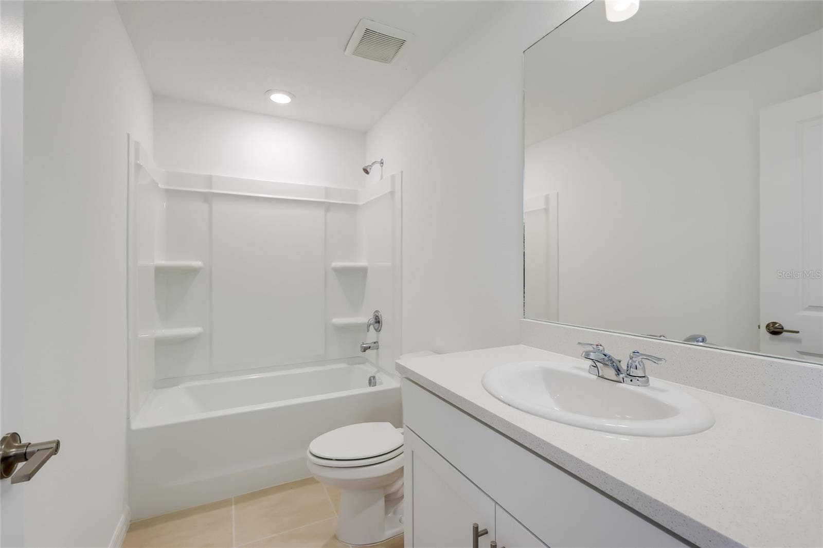 15150 GINETTI STREET, Nokomis, FL 34275 The hall bathroom is perfectly situated for use by those utilizing bedrooms 2 and 3 and has a linen closet situated just outside of the door! The tub/shower combination is perfect for any use!