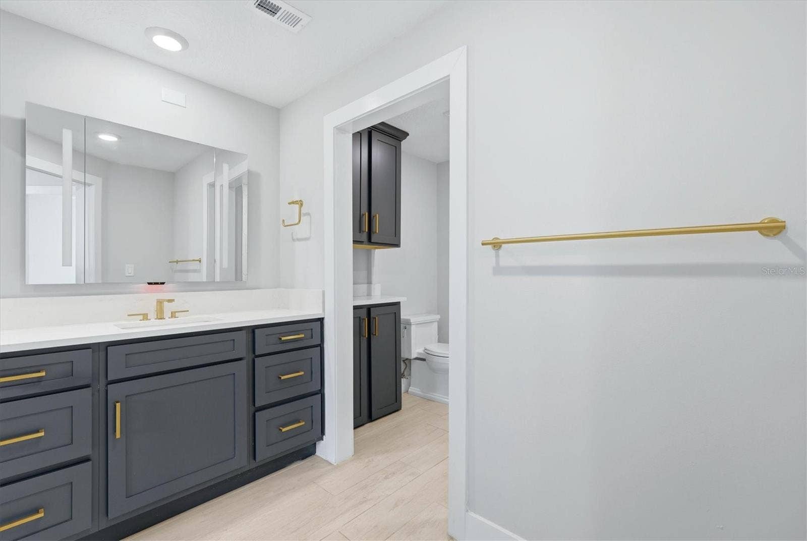 5711 BENTGRASS DRIVE, #19-102, Sarasota, FL 34235 5711 BENTGRASS DRIVE, #19-102, Sarasota, FL 34235