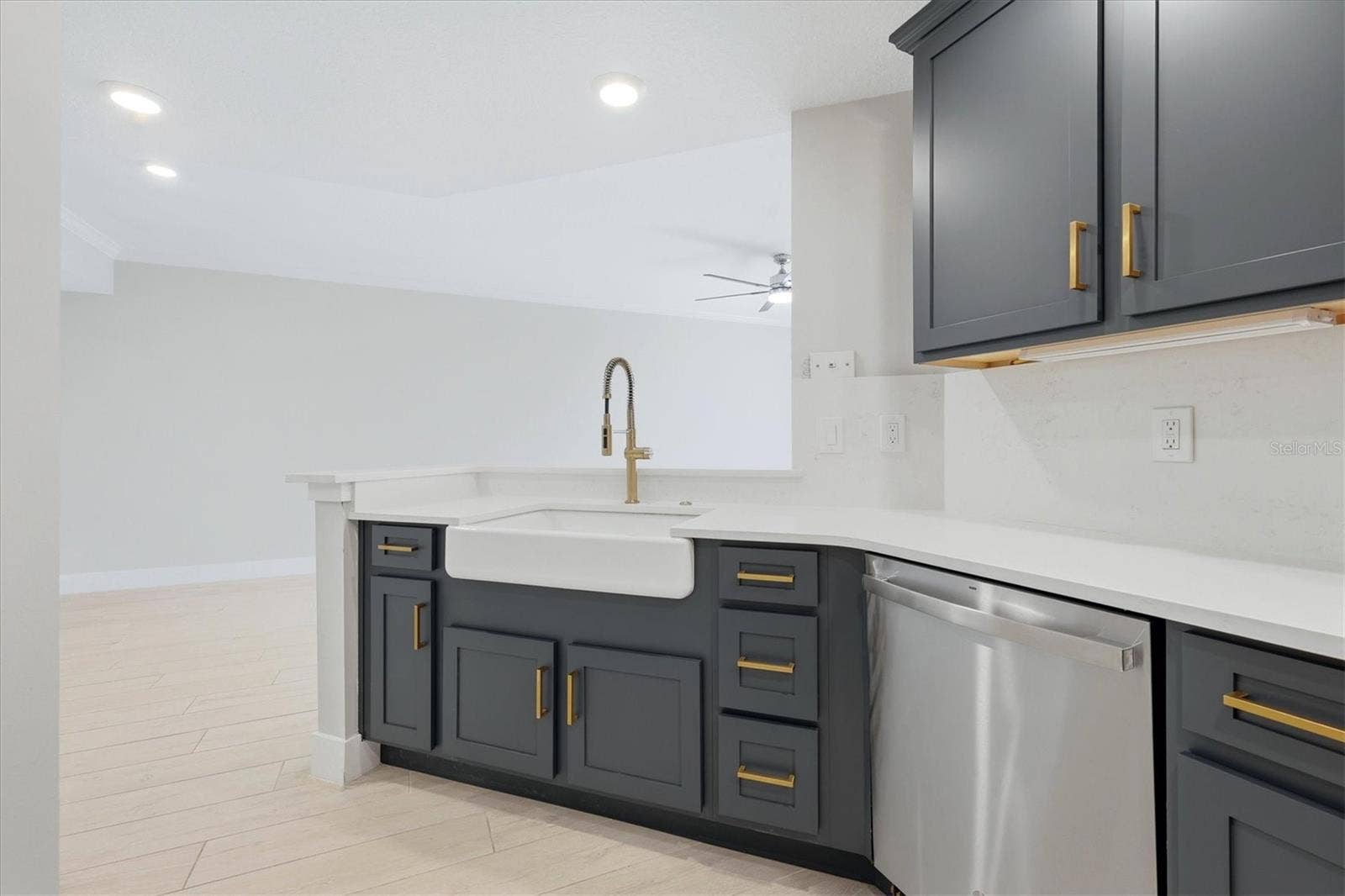 5711 BENTGRASS DRIVE, #19-102, Sarasota, FL 34235 5711 BENTGRASS DRIVE, #19-102, Sarasota, FL 34235