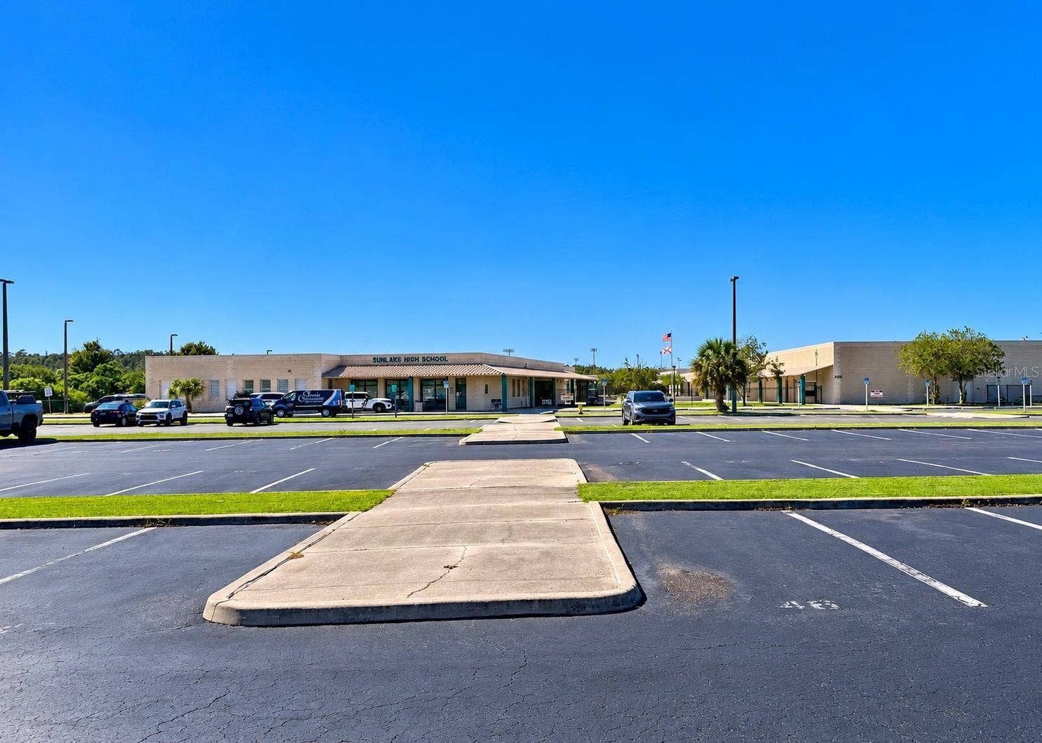3748 ROUND TABLE COURT, Land O Lakes, FL 34638