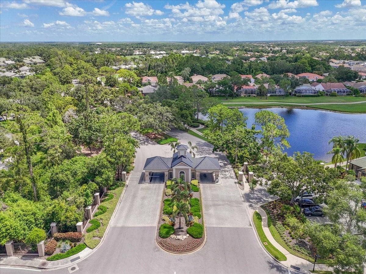 4602 ROYAL DORNOCH CIRCLE, Bradenton, FL 34211 4602 ROYAL DORNOCH CIRCLE, Bradenton, FL 34211