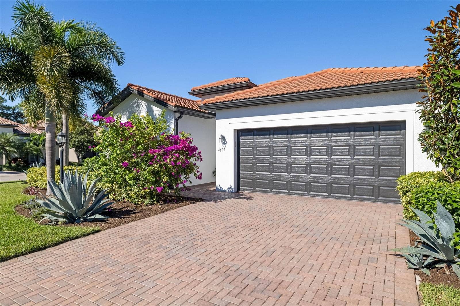 4602 ROYAL DORNOCH CIRCLE, Bradenton, FL 34211 4602 ROYAL DORNOCH CIRCLE, Bradenton, FL 34211