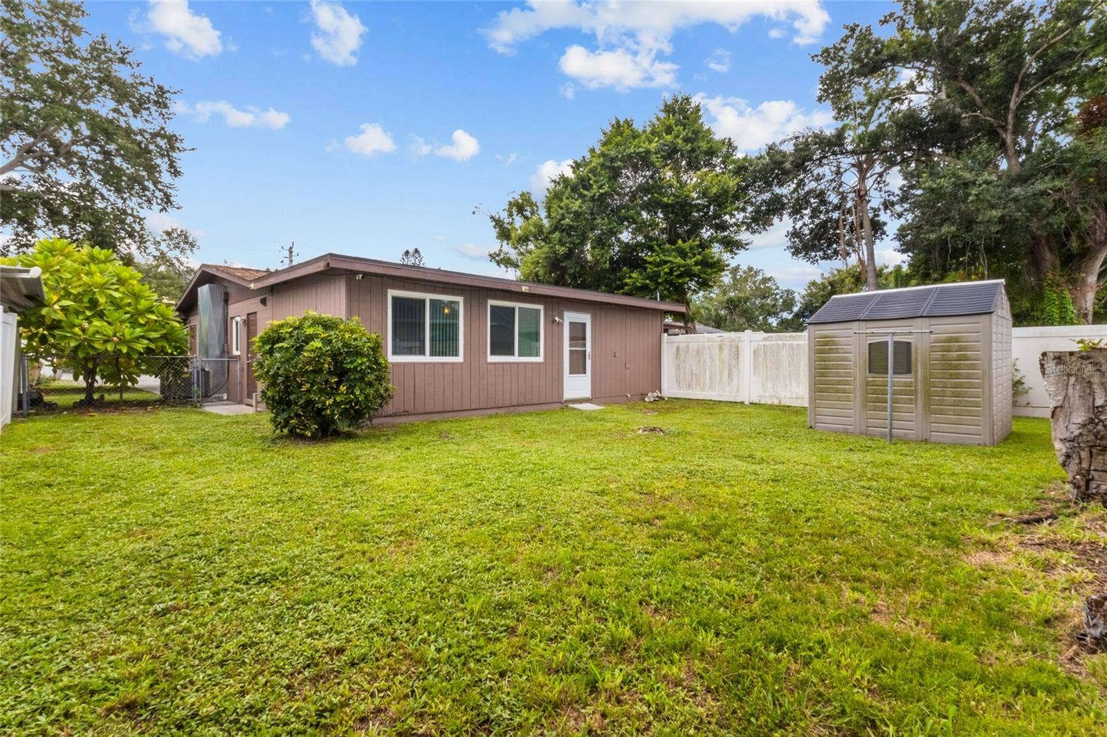 5318 17TH STREET W, Bradenton, FL 34207 Unit A backyard