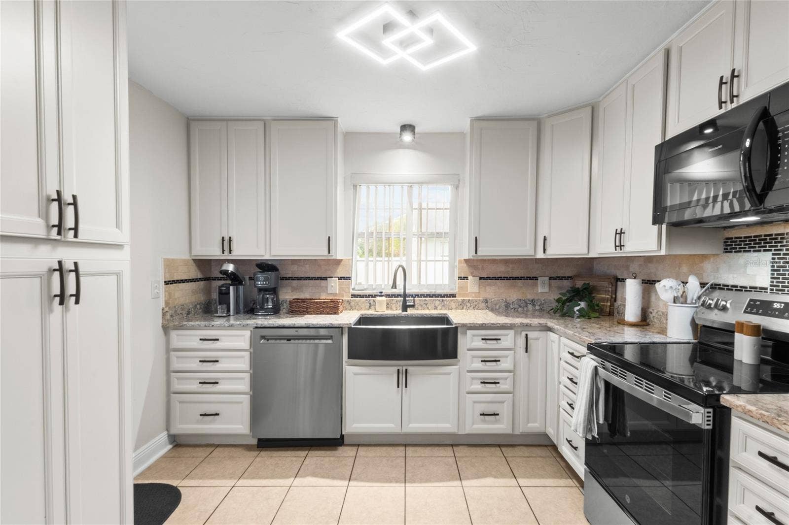 5318 17TH STREET W, Bradenton, FL 34207 Unit B Kitchen