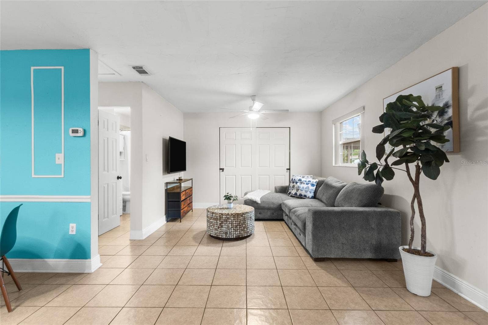 5318 17TH STREET W, Bradenton, FL 34207 Unit B Living Room