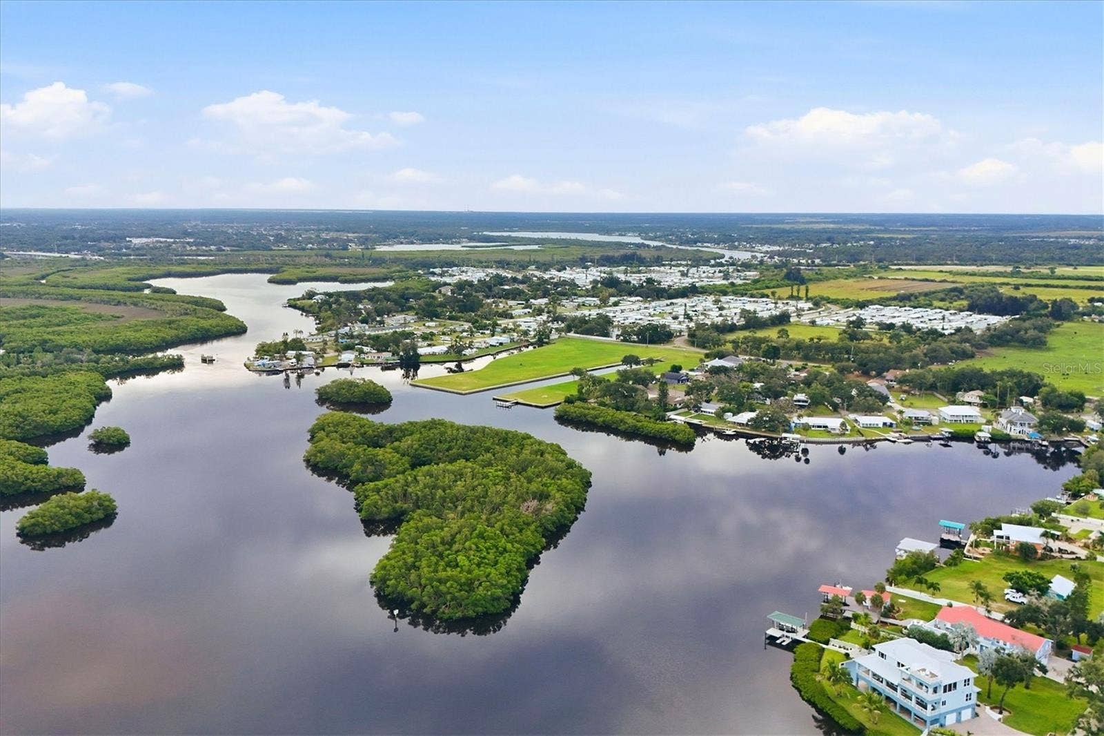 2607 GULF CITY ROAD, Ruskin, FL 33570 2607 GULF CITY ROAD, Ruskin, FL 33570