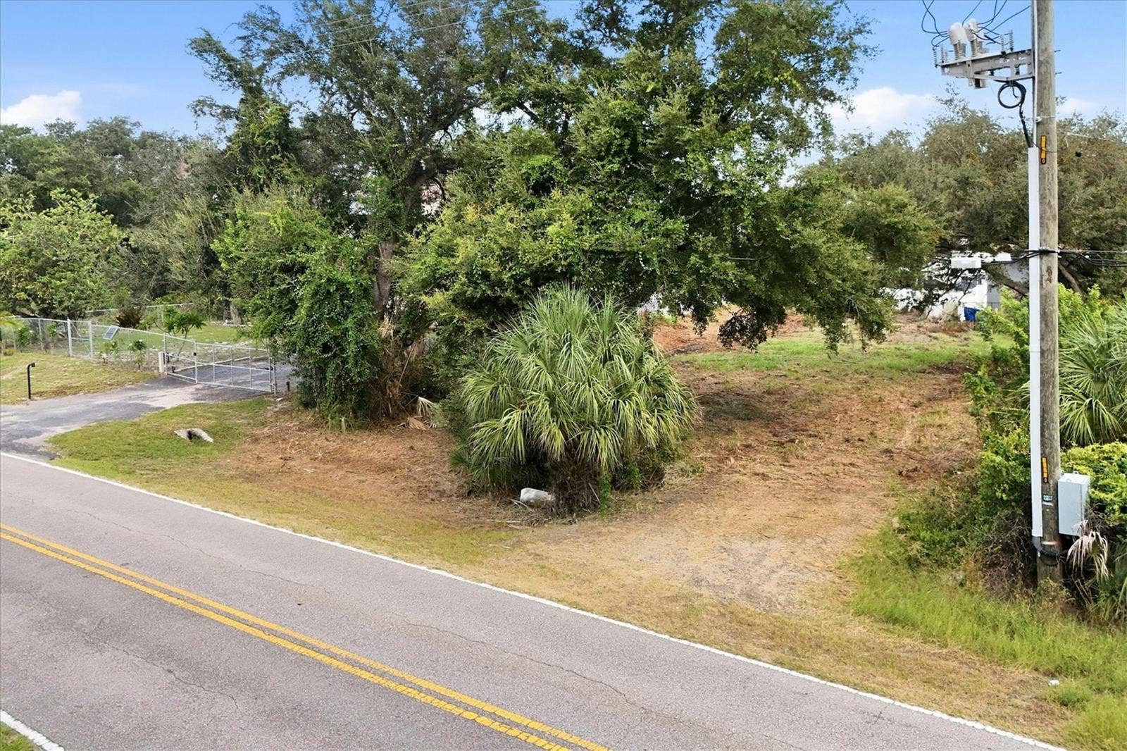 2607 GULF CITY ROAD, Ruskin, FL 33570 2607 GULF CITY ROAD, Ruskin, FL 33570