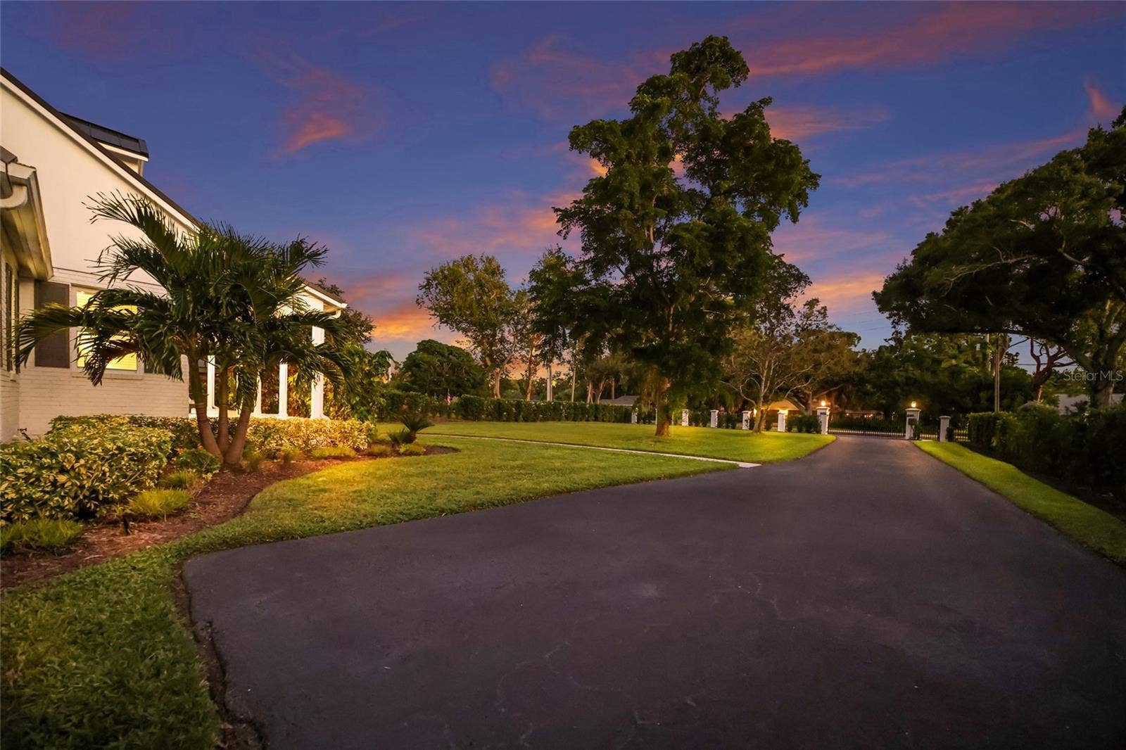 5060 18TH AVENUE W, Bradenton, FL 34209 Long driveway and plenty of parking