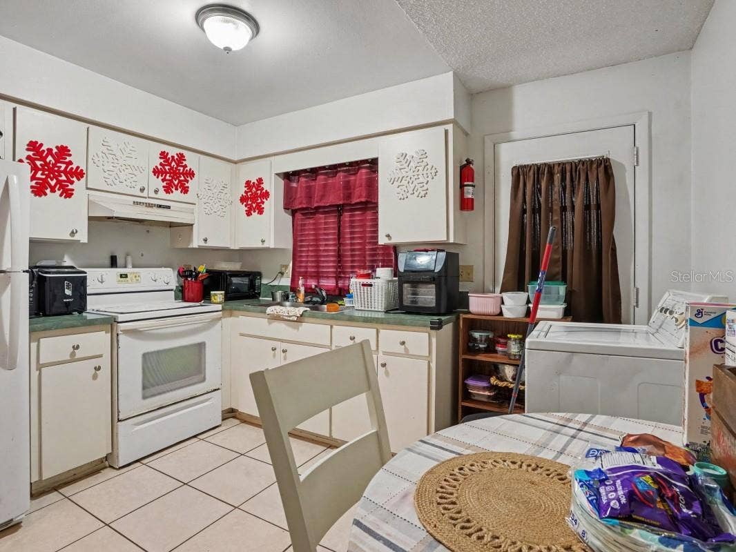 5661 STRUTHERS COURT, Winter Haven, FL 33884 5661 STRUTHERS COURT, Winter Haven, FL 33884