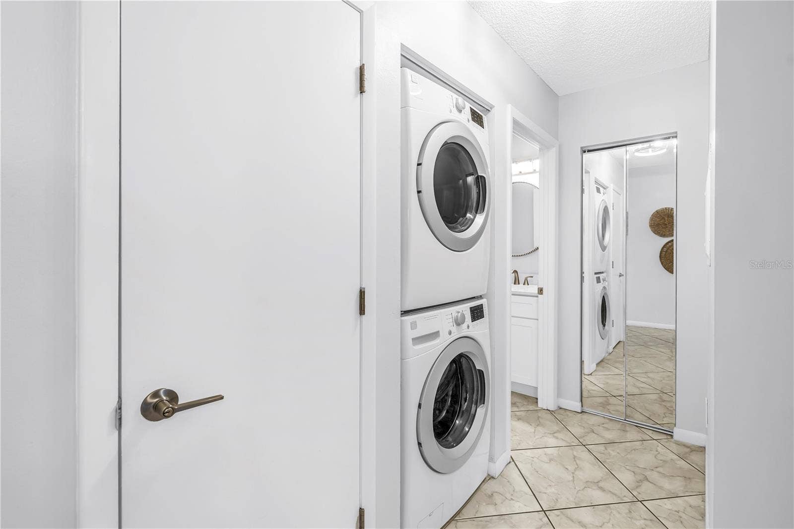 4610 47TH AVENUE W, #201, Bradenton, FL 34210 Full size washer dryer