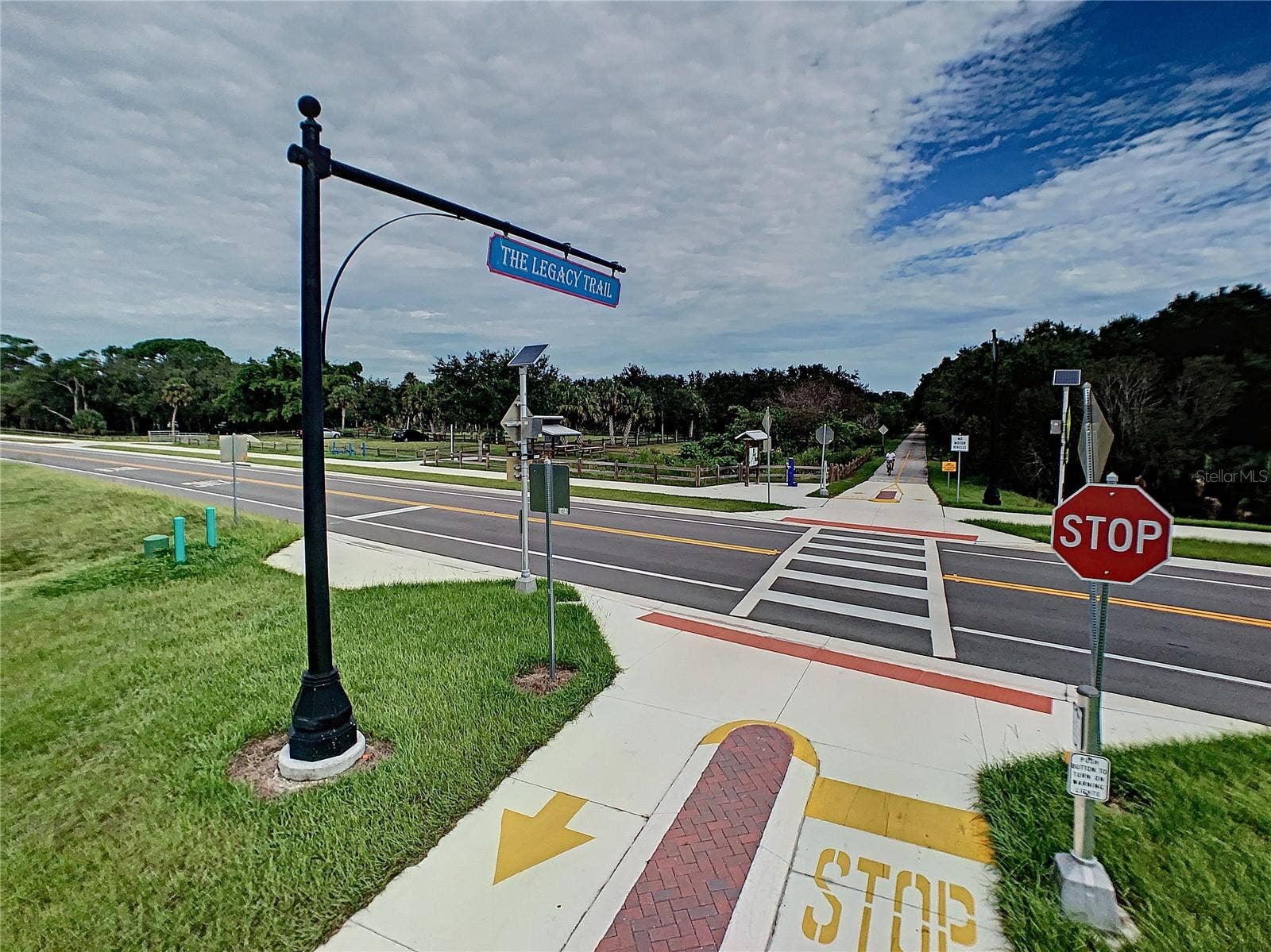 6256 DONNINGTON COURT, Sarasota, FL 34238 Two legacy bike trails junctions out side the Hamtons.