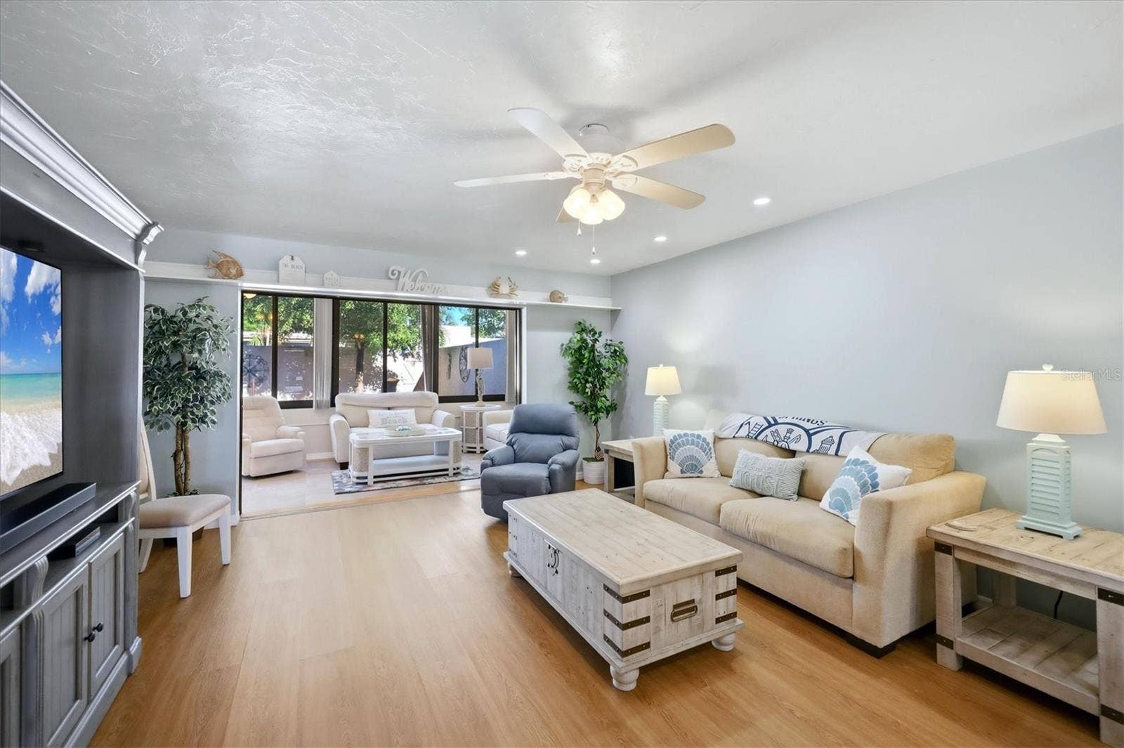 753 OAKVIEW DRIVE, Bradenton, FL 34210 753 OAKVIEW DRIVE, Bradenton, FL 34210