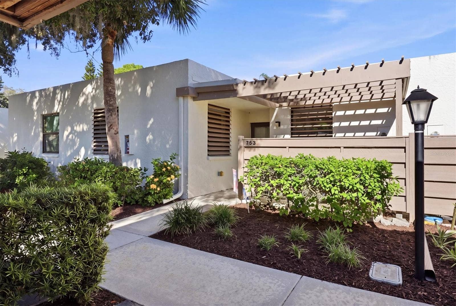 753 OAKVIEW DRIVE, Bradenton, FL 34210 753 OAKVIEW DRIVE, Bradenton, FL 34210