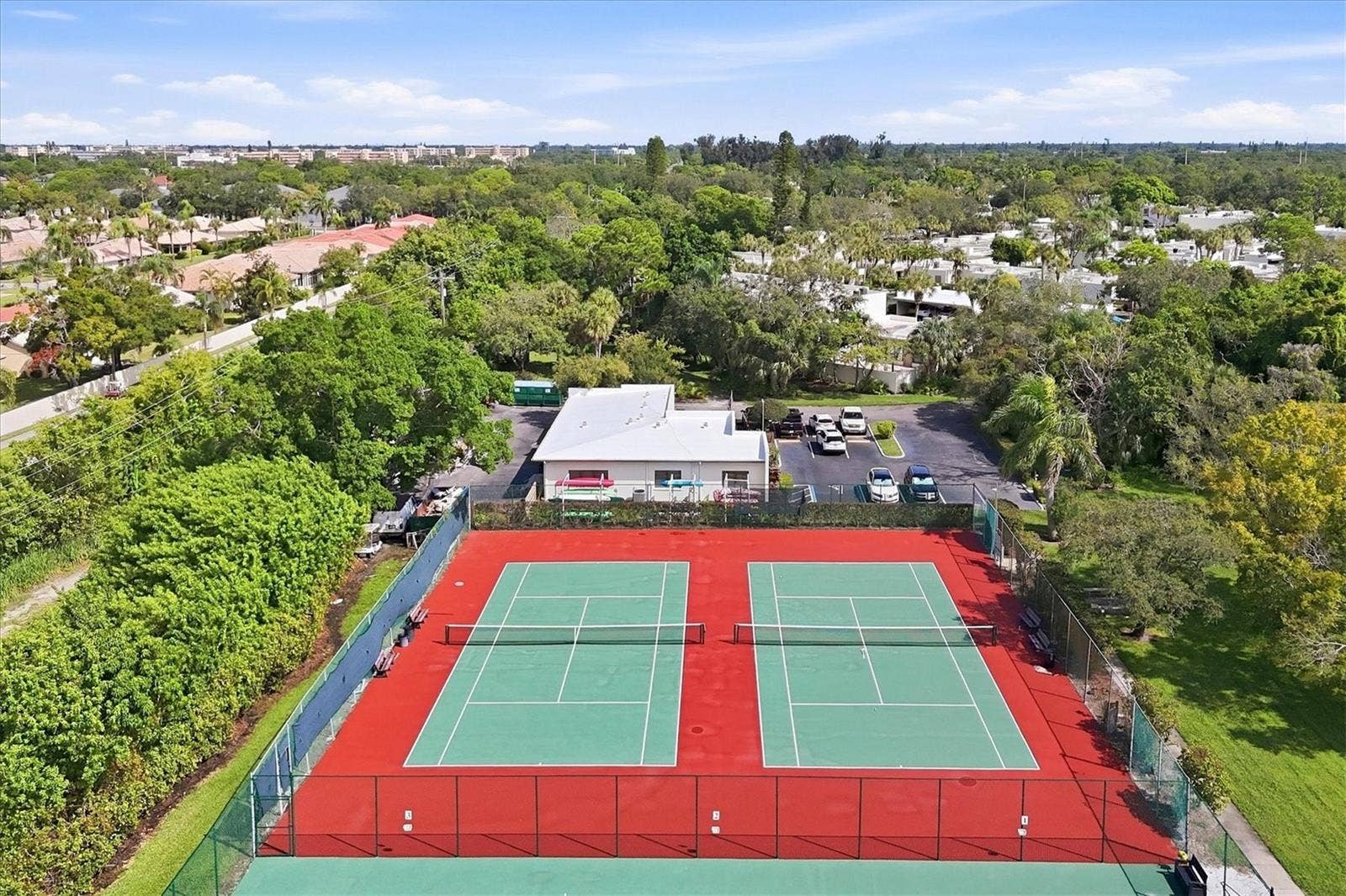 753 OAKVIEW DRIVE, Bradenton, FL 34210 753 OAKVIEW DRIVE, Bradenton, FL 34210