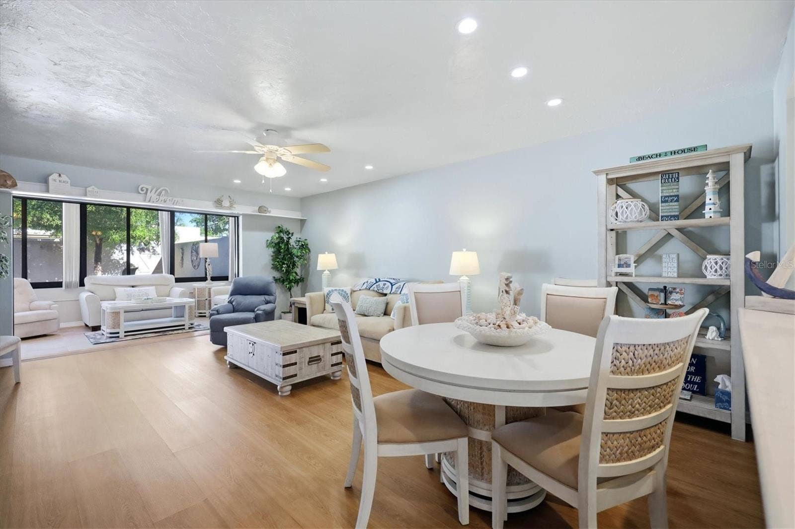 753 OAKVIEW DRIVE, Bradenton, FL 34210 753 OAKVIEW DRIVE, Bradenton, FL 34210
