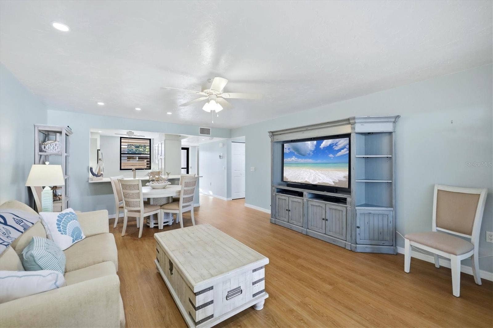 753 OAKVIEW DRIVE, Bradenton, FL 34210 753 OAKVIEW DRIVE, Bradenton, FL 34210