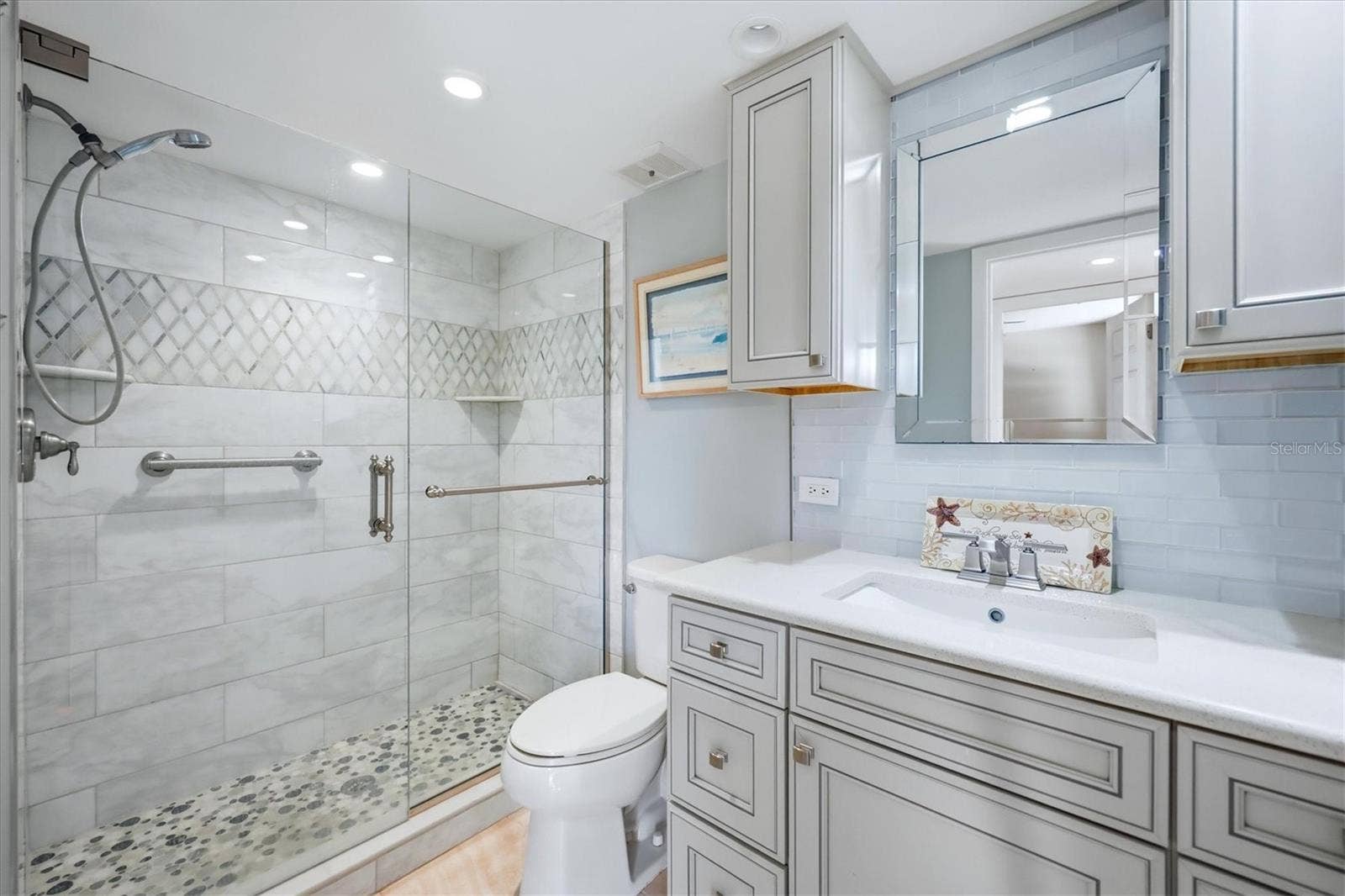 753 OAKVIEW DRIVE, Bradenton, FL 34210 753 OAKVIEW DRIVE, Bradenton, FL 34210