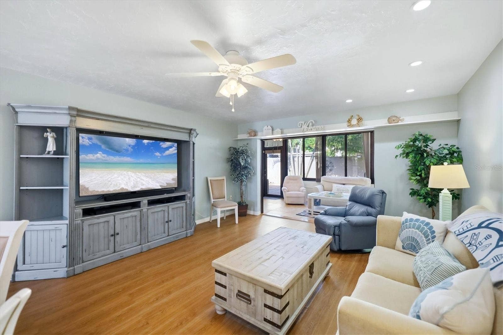 753 OAKVIEW DRIVE, Bradenton, FL 34210 753 OAKVIEW DRIVE, Bradenton, FL 34210