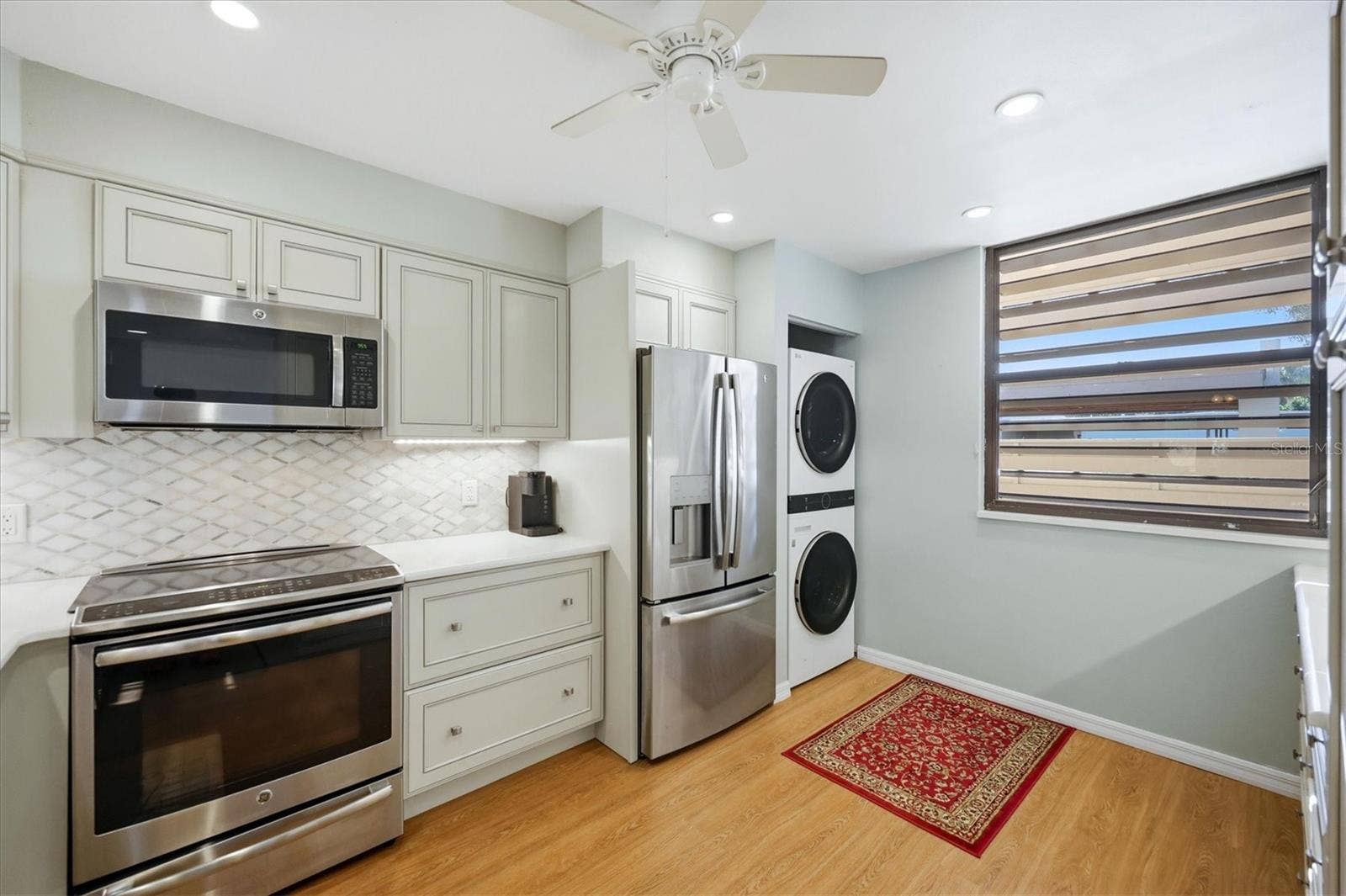 753 OAKVIEW DRIVE, Bradenton, FL 34210 753 OAKVIEW DRIVE, Bradenton, FL 34210