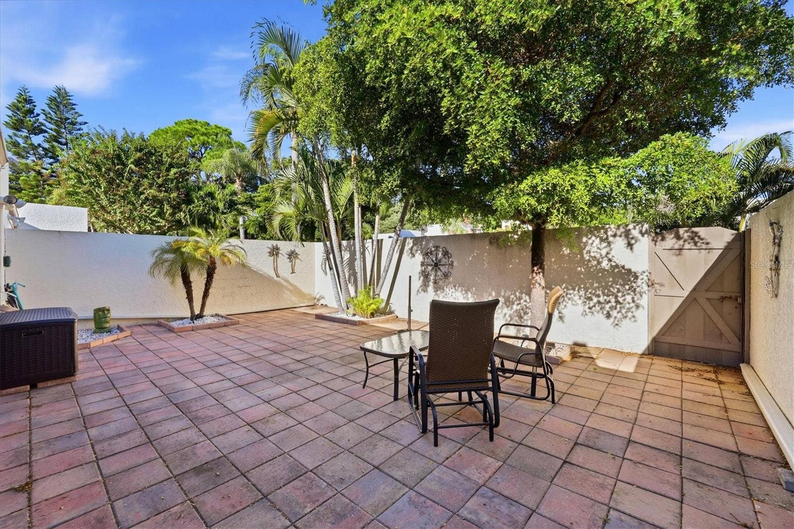 753 OAKVIEW DRIVE, Bradenton, FL 34210 753 OAKVIEW DRIVE, Bradenton, FL 34210