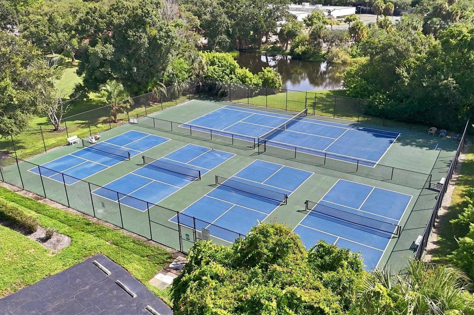 753 OAKVIEW DRIVE, Bradenton, FL 34210 753 OAKVIEW DRIVE, Bradenton, FL 34210