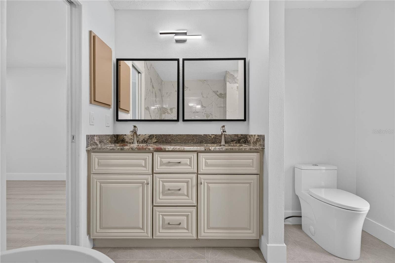 2014 COUNTRY MEADOWS LANE, Sarasota, FL 34235