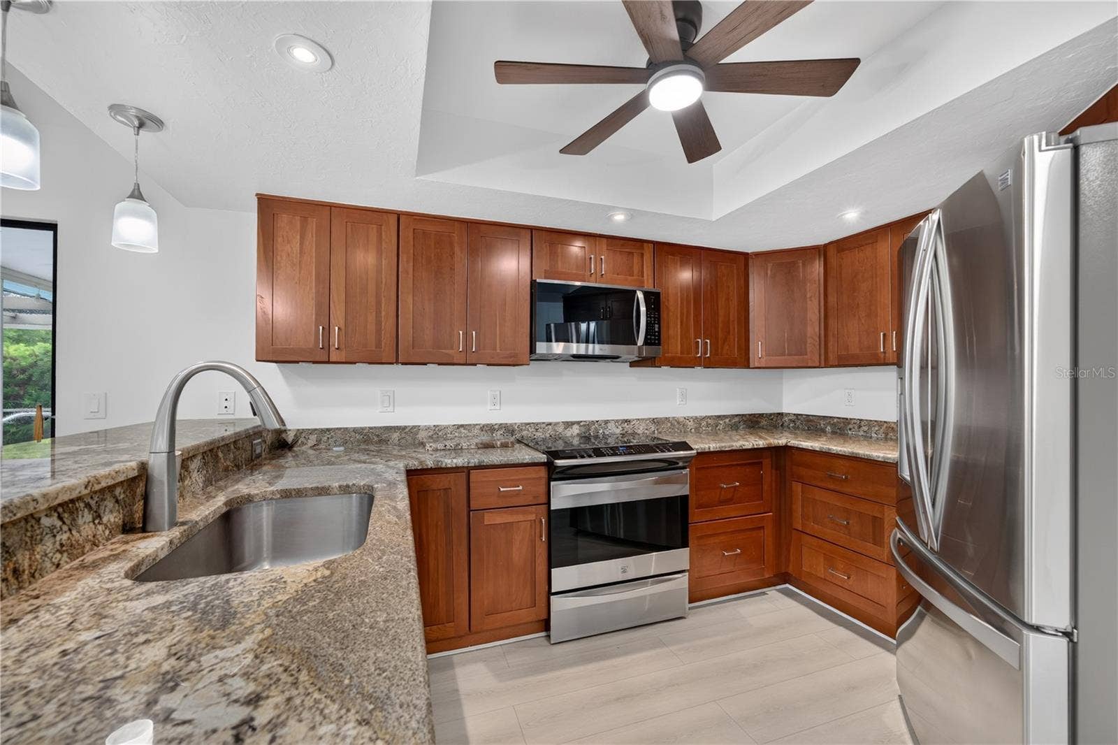 2014 COUNTRY MEADOWS LANE, Sarasota, FL 34235