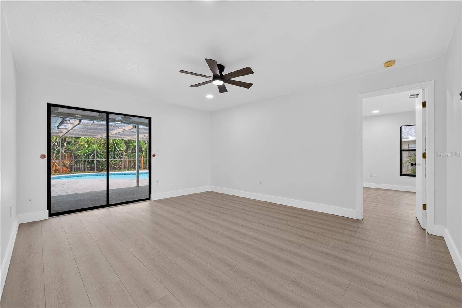 2014 COUNTRY MEADOWS LANE, Sarasota, FL 34235