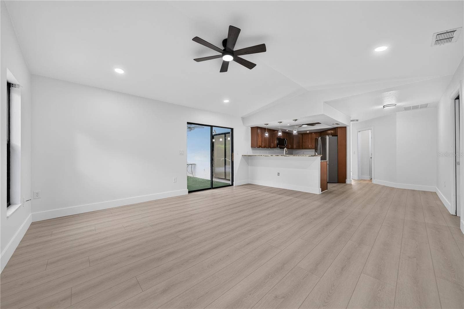 2014 COUNTRY MEADOWS LANE, Sarasota, FL 34235