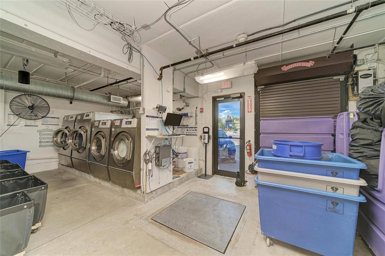 3004 AVENUE C, Holmes Beach, FL 34217 Ground level - Elevated washer pad