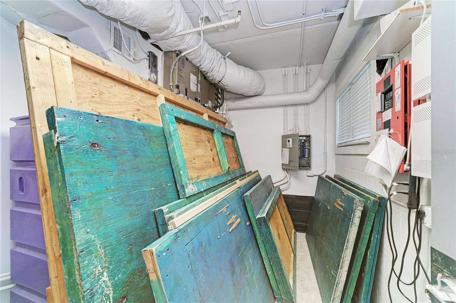 3004 AVENUE C, Holmes Beach, FL 34217 Ground level - maintenance room