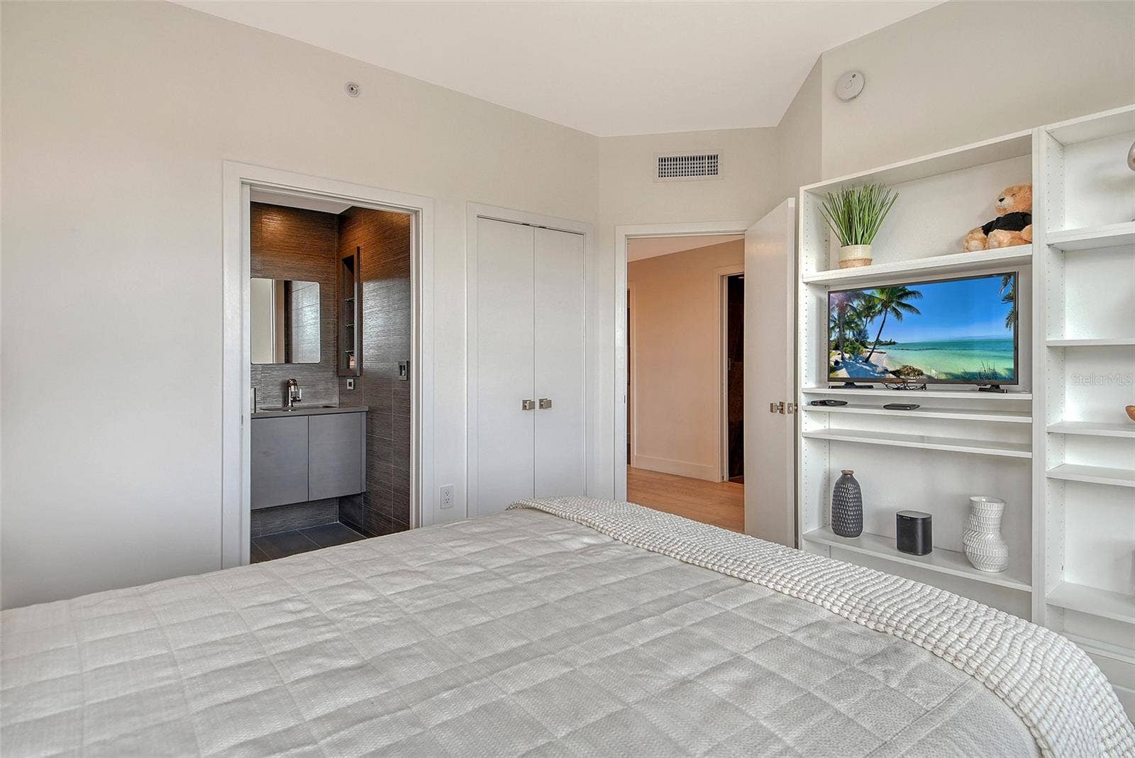 401 N POINT ROAD, #404, Osprey, FL 34229 401 N POINT ROAD, #404, Osprey, FL 34229