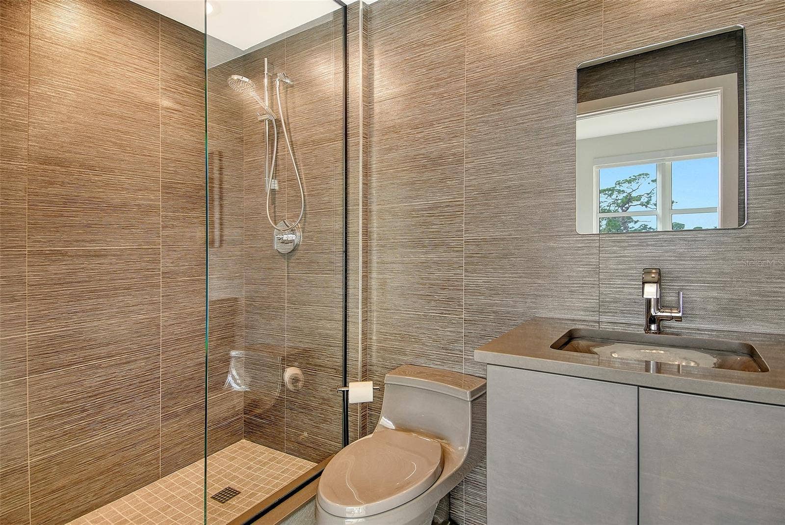 401 N POINT ROAD, #404, Osprey, FL 34229 401 N POINT ROAD, #404, Osprey, FL 34229