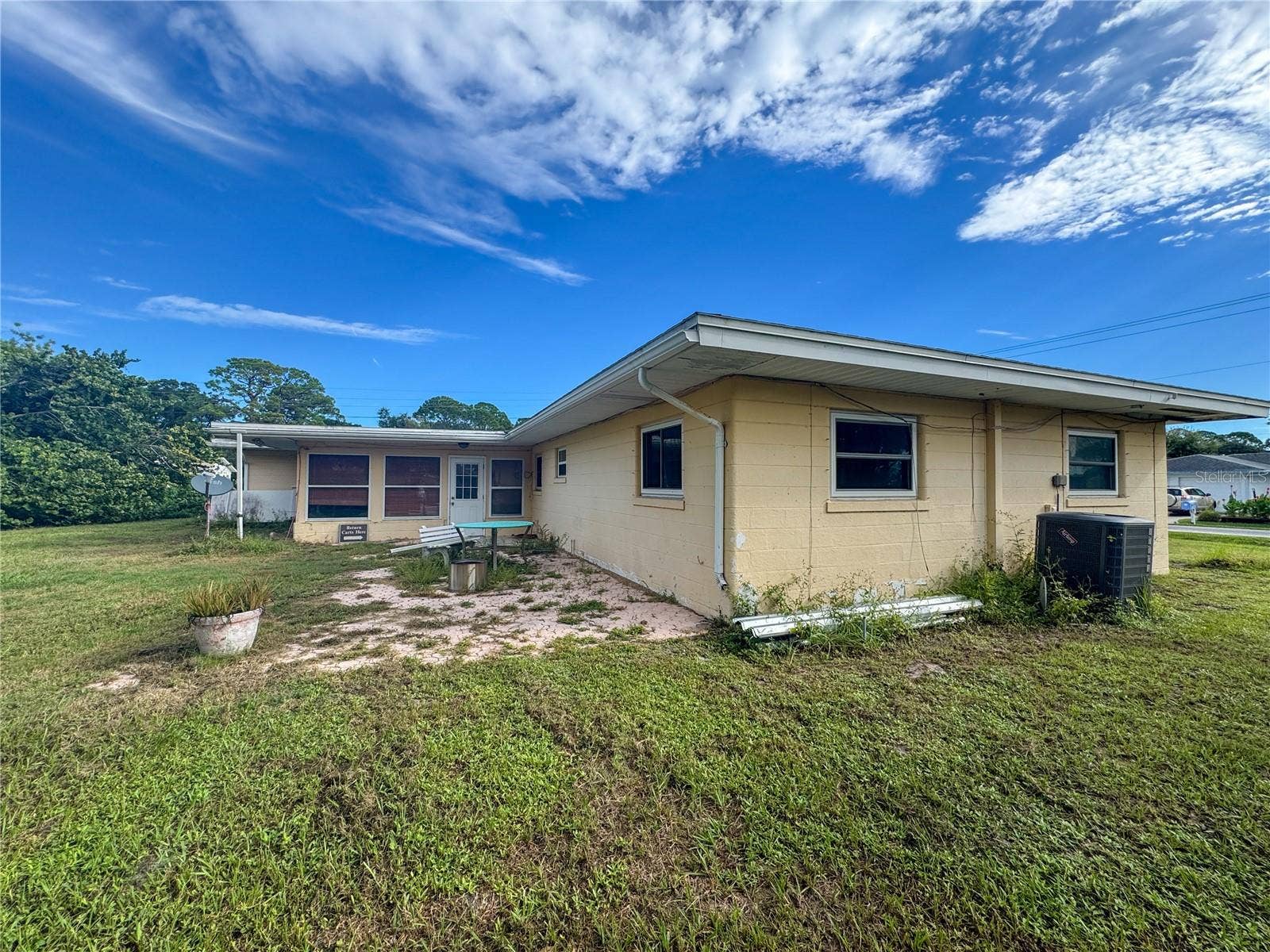 1205 SUNSET AVENUE, Nokomis, FL 34275