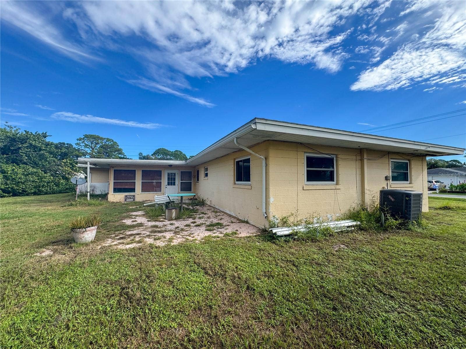 1205 SUNSET AVENUE, Nokomis, FL 34275
