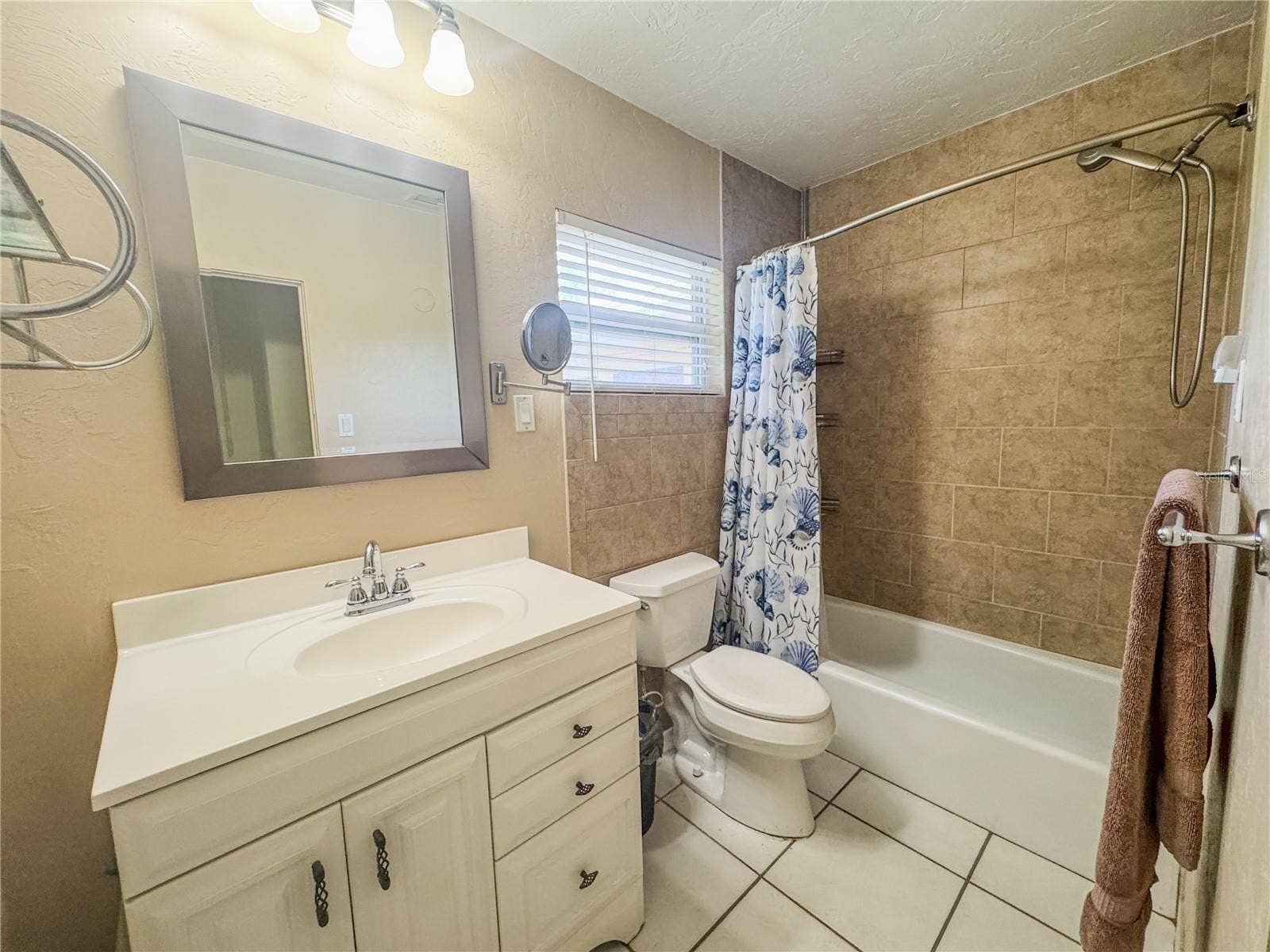 1205 SUNSET AVENUE, Nokomis, FL 34275