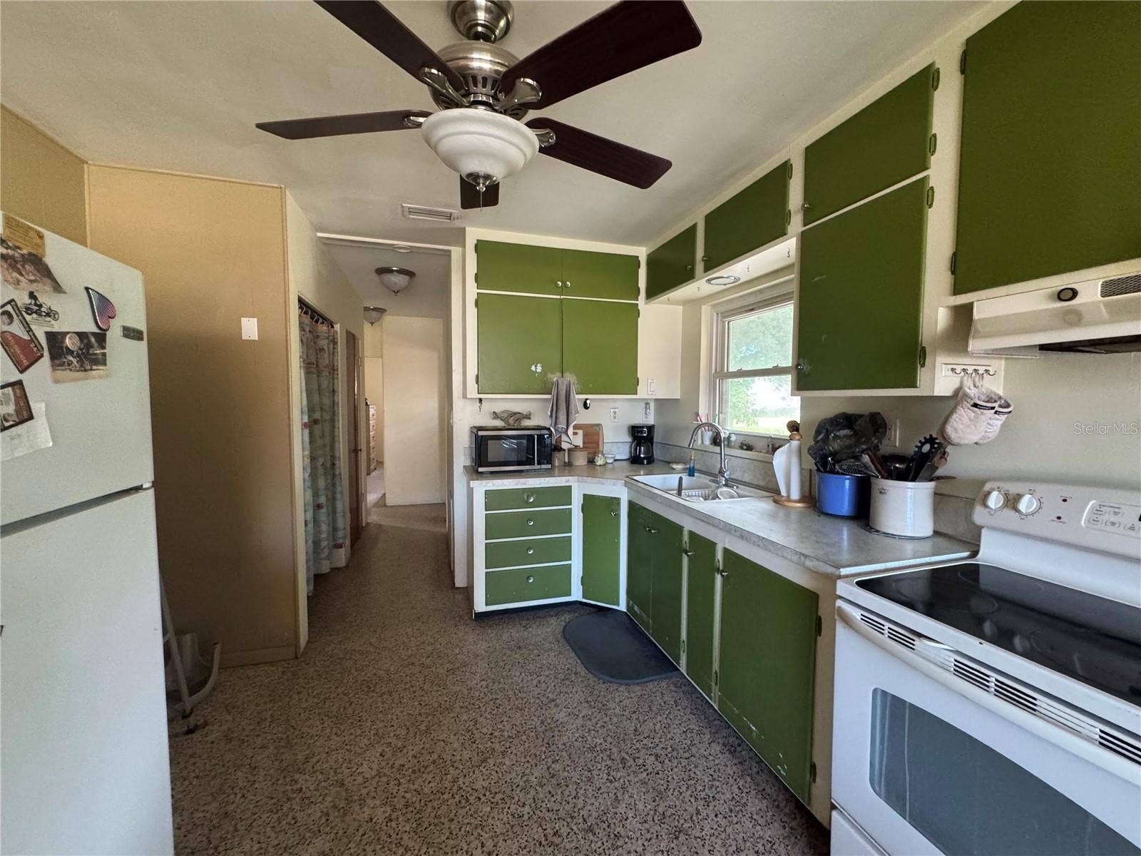 1205 SUNSET AVENUE, Nokomis, FL 34275