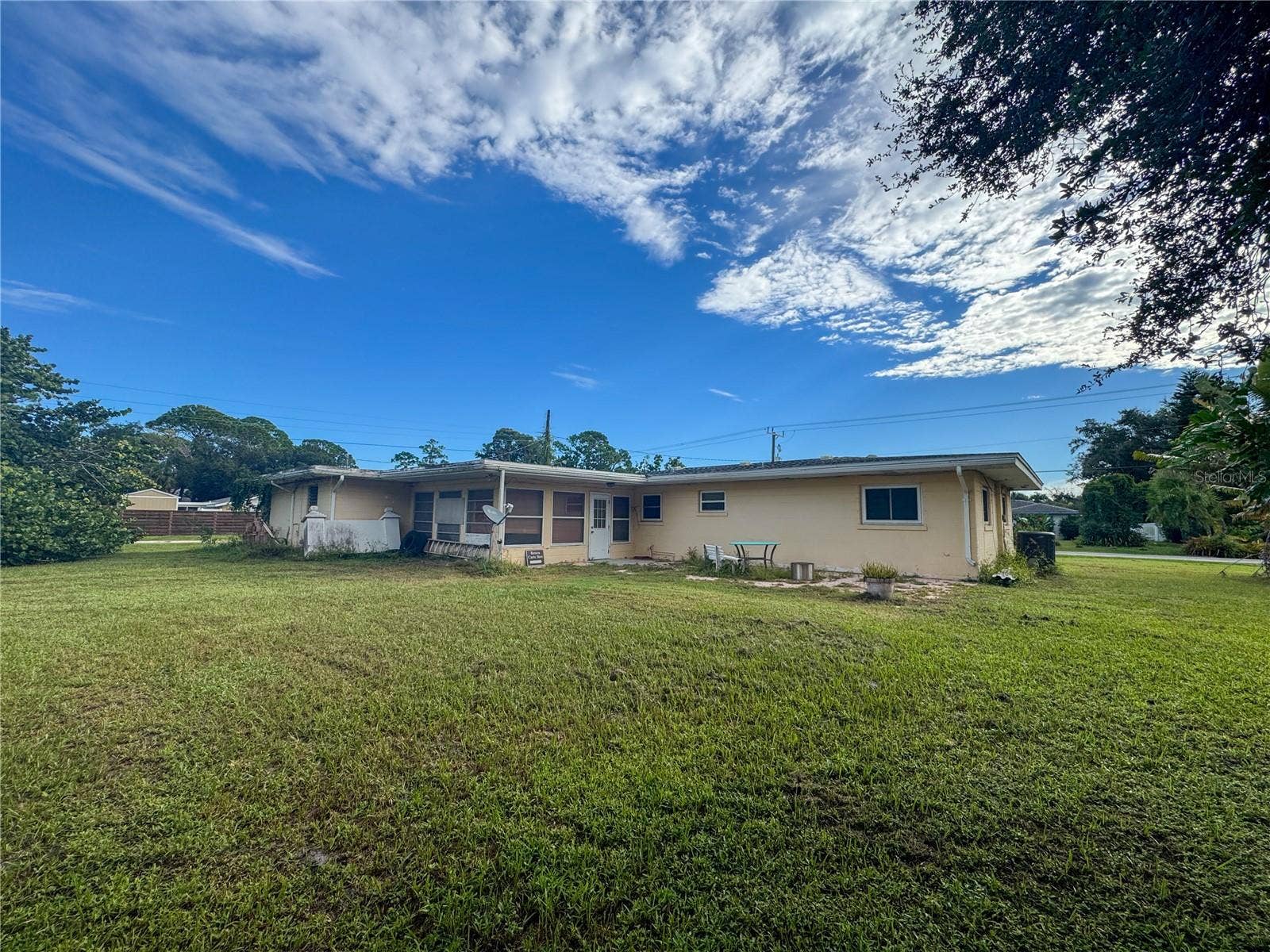 1205 SUNSET AVENUE, Nokomis, FL 34275
