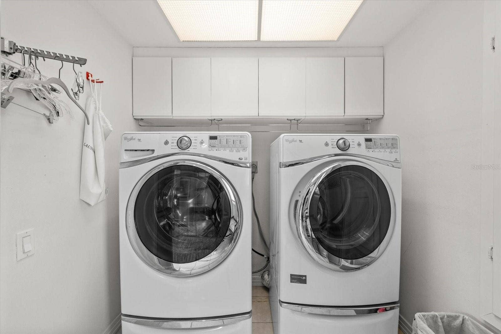 Washer/dryer in primary suite