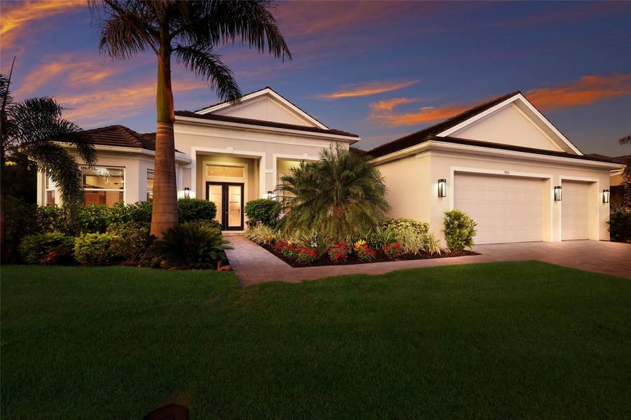 Property photo for 7050 TAMWORTH PARKWAY, Sarasota, FL