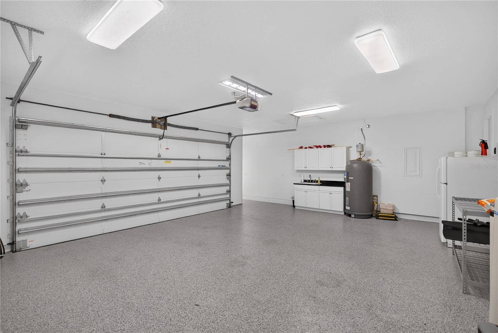 434 E CASHEW, Punta Gorda, FL 33955 2 Car Garage