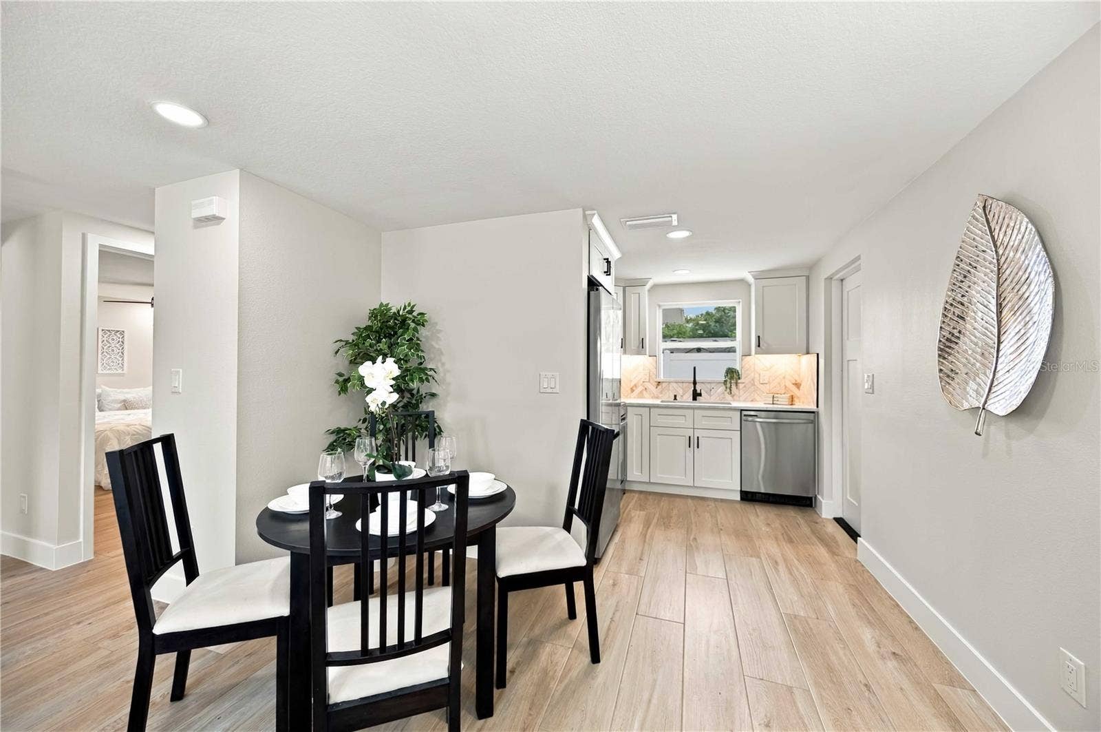 1802 ROBINHOOD STREET, Sarasota, FL 34231 1802 ROBINHOOD STREET, Sarasota, FL 34231