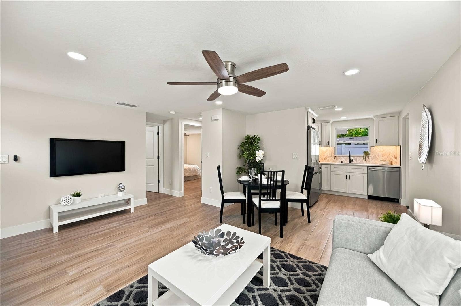 1802 ROBINHOOD STREET, Sarasota, FL 34231 1802 ROBINHOOD STREET, Sarasota, FL 34231
