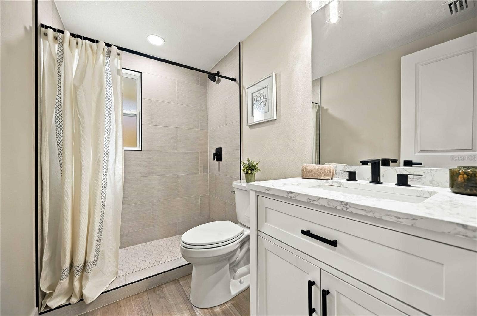 1802 ROBINHOOD STREET, Sarasota, FL 34231 1802 ROBINHOOD STREET, Sarasota, FL 34231
