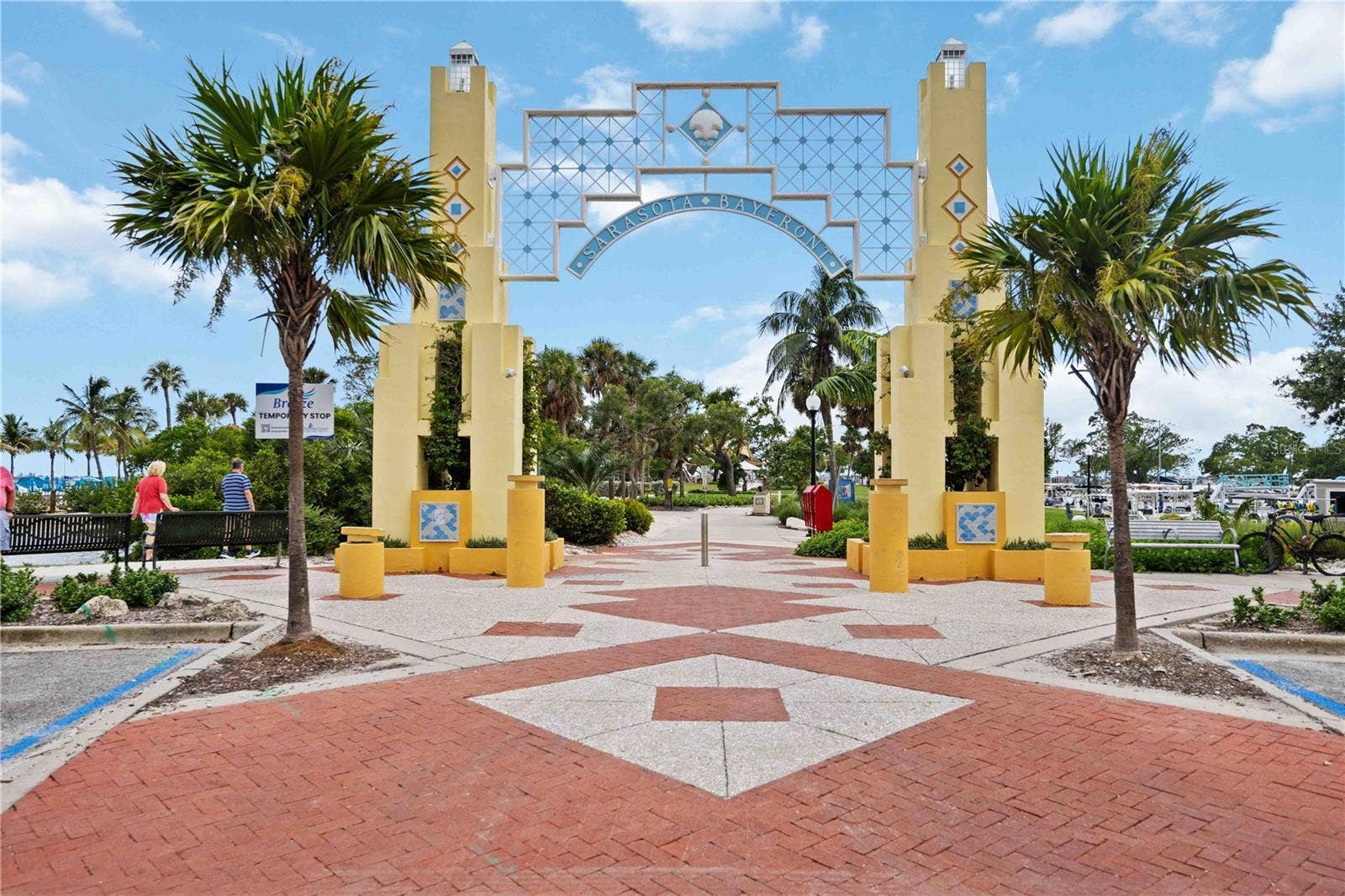 1802 ROBINHOOD STREET, Sarasota, FL 34231 1802 ROBINHOOD STREET, Sarasota, FL 34231